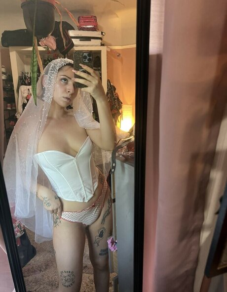 Madeline Goldstien onlyfans fotos