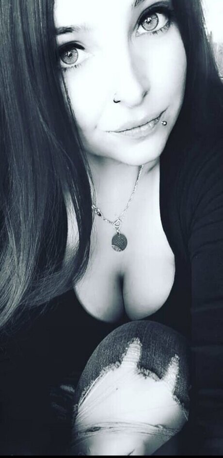 Flashinaa onlyfans model photo