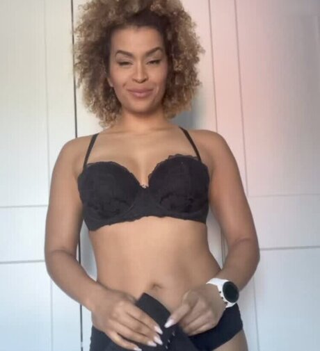 Diana Schneider onlyfans porn nude