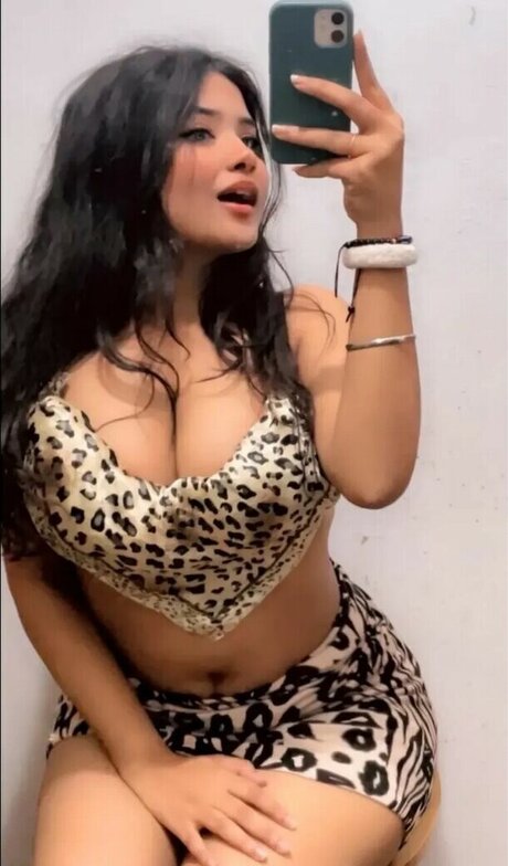 Jiyalicioux tits onlyfans