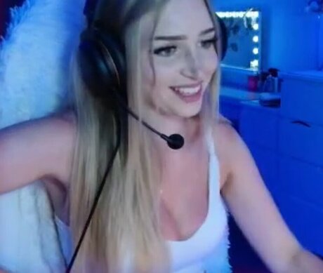 Nadjana onlyfans content type