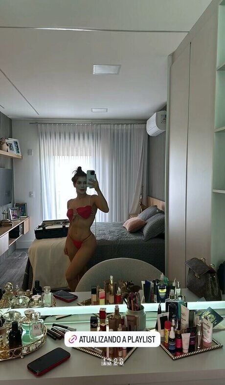 Jaquelline Grohalski onlyfans post