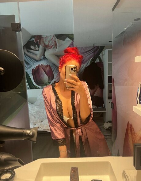 Cati Kiss onlyfans leaked pics