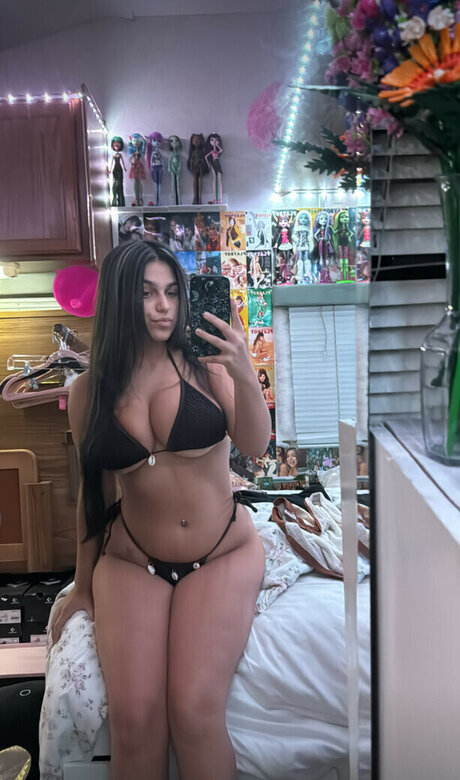 Daisyyyraeee onlyfans fotos