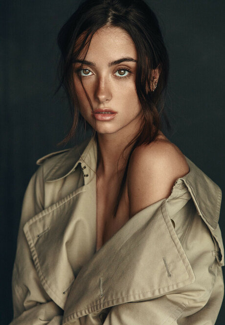 Elsa Couturier onlyfans naked