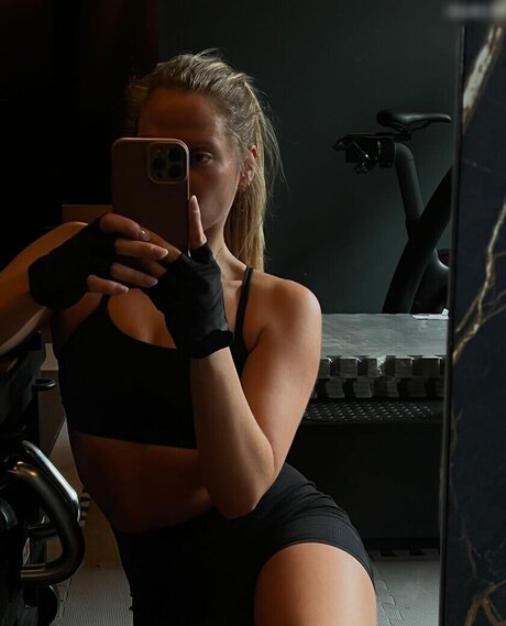 Cheyenne Pahde strip onlyfans