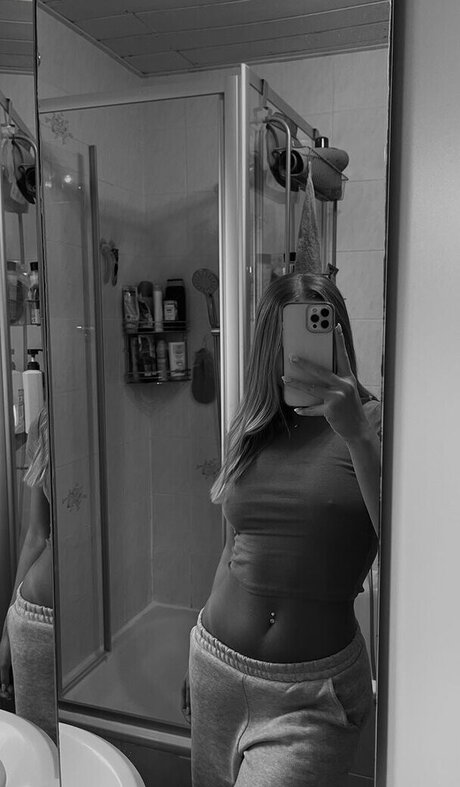 jxlia albrecht onlyfans naked pics