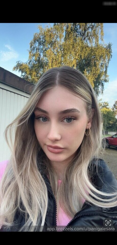 sara chrt panigalesara onlyfans leak porn