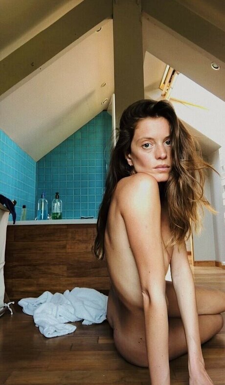 Pauline Serreau nude on onlyfans