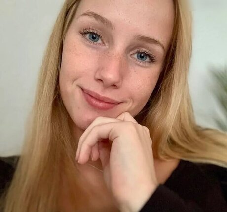 Nadine von relaxASMR onlyfans leaks