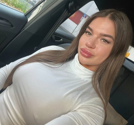 Sarah Slavotinek onlyfans joi