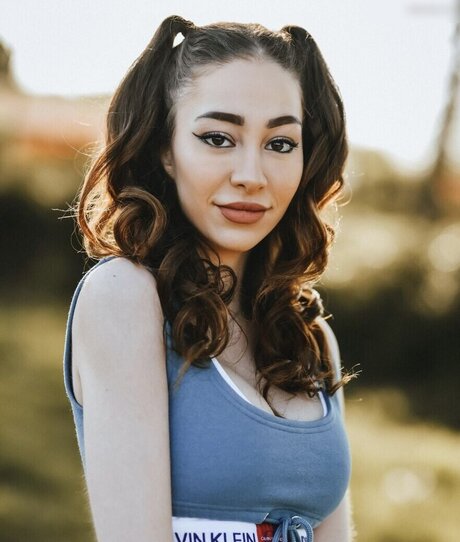 Amira Wirth onlyfans leams