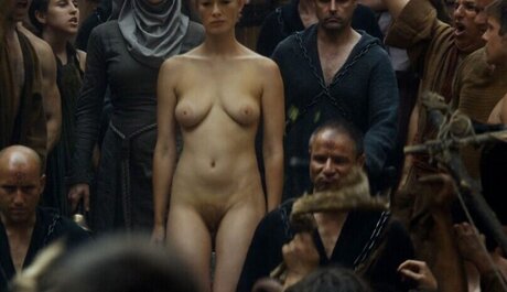 Lena Headey onlyfans boobs