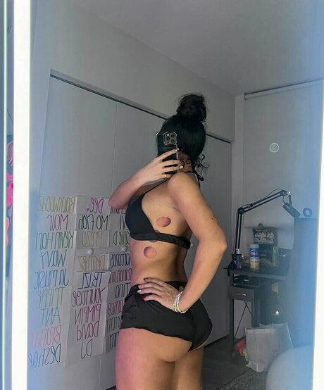 Korina Maiyaa onlyfans free content