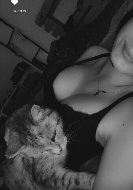 Kira Julie nudes only fans