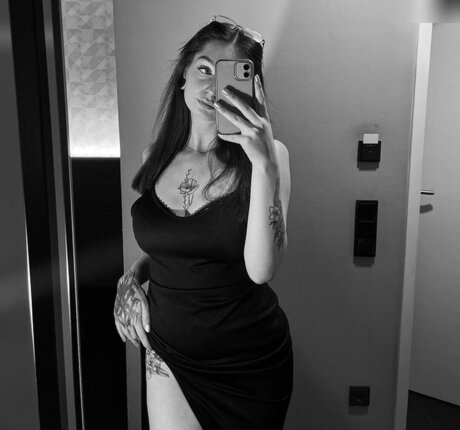 Kira Julie onlyfans sex tape