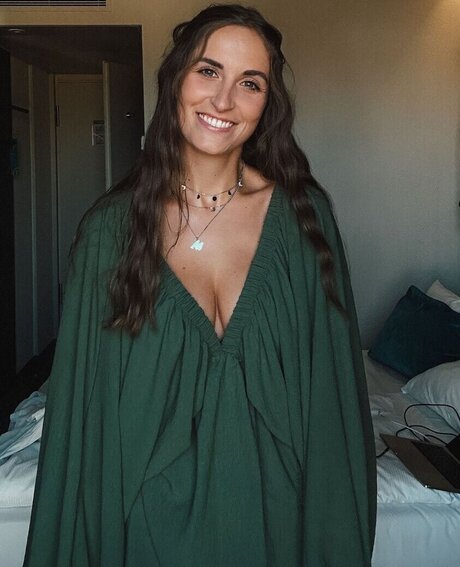 Kim F ngeling onlyfans content type