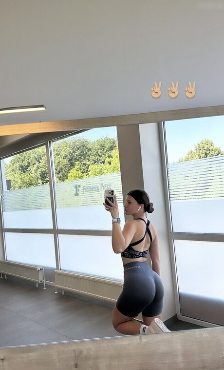 Chanel Silberberg onlyfans leak nude