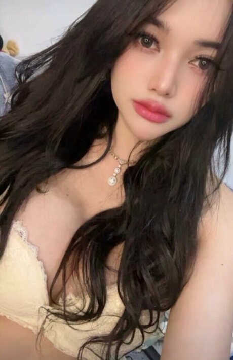 Olivea Hadid onlyfans nude porn