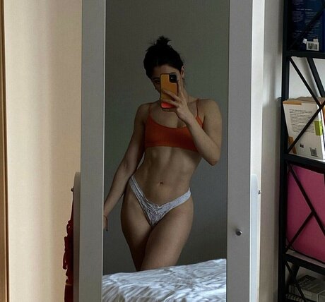 Hilal Fener onlyfans x