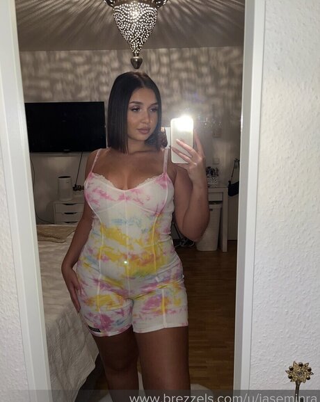 Jaseminra strip onlyfans