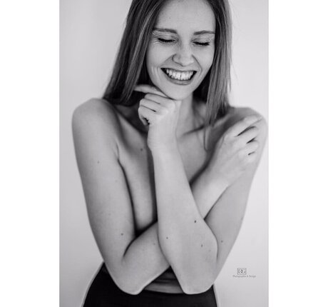 Sandra Hunke leaked onlyfans.