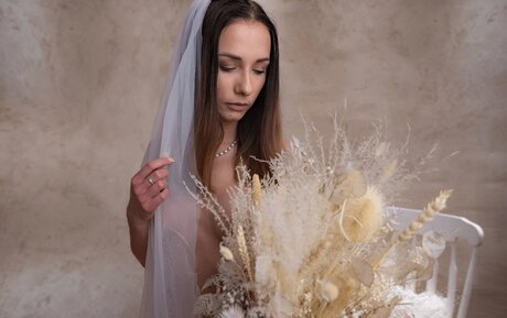 Laura M dler onlyfans page