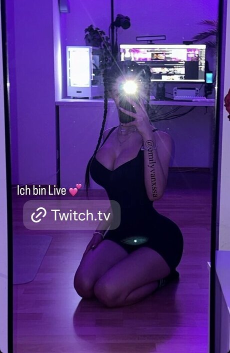 emilyvanxssa onlyfans page