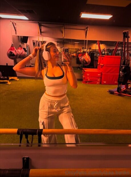 lylaaa banks only fans nude