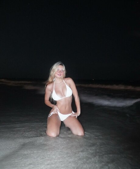 Zoe Riser zoe riser zoeriserr zoe riserr boobs onlyfans