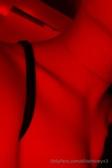 Alinahoneyx3 onlyfans lean