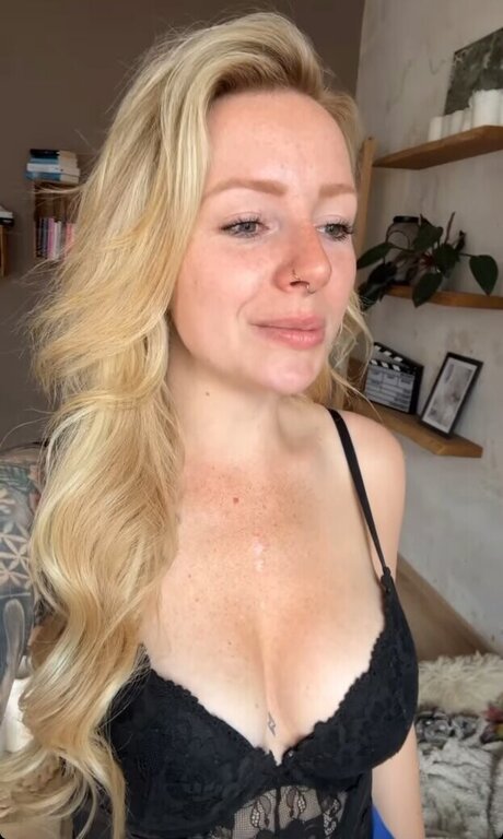 Denise Schwitalle onlyfans leajs