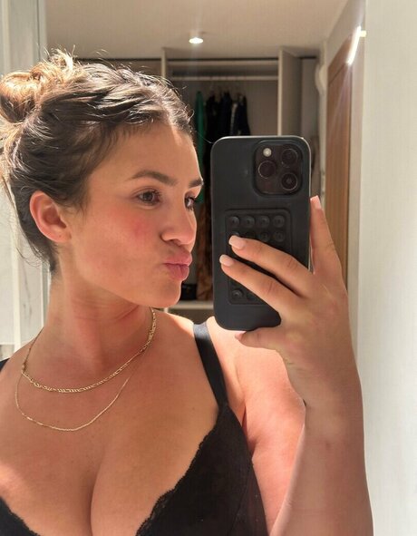 Monique Hristovska onlyfans page