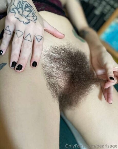 Pearl Sage Hairy Queen onlyfans pics