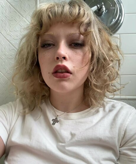 Violet Grohl onlyfans naked