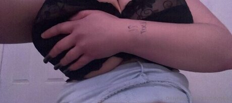 bl00dyh4nd onlyfans leak nudes