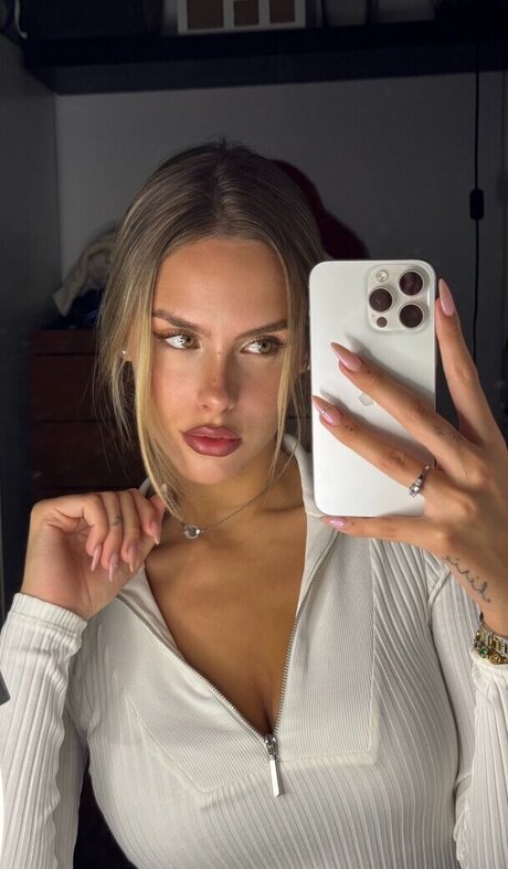 Elisa Pellegrino onlyfans sex tape