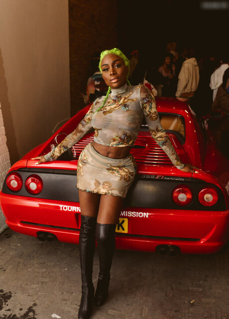 Sandra Lambeck onlyfans strip tease