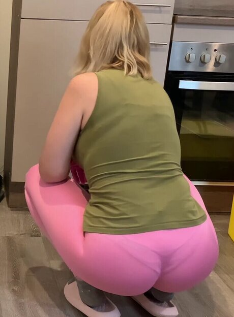 Homemaking onlyfans explicit content