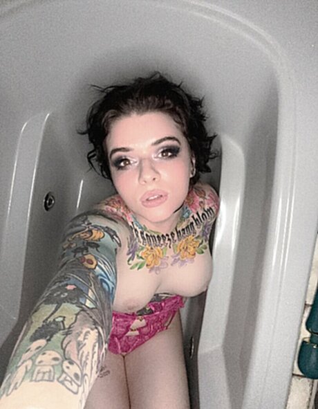 vermillionvixen onlyfans pics