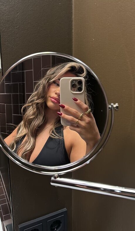 Almira Azemi leaks onlyfans porn