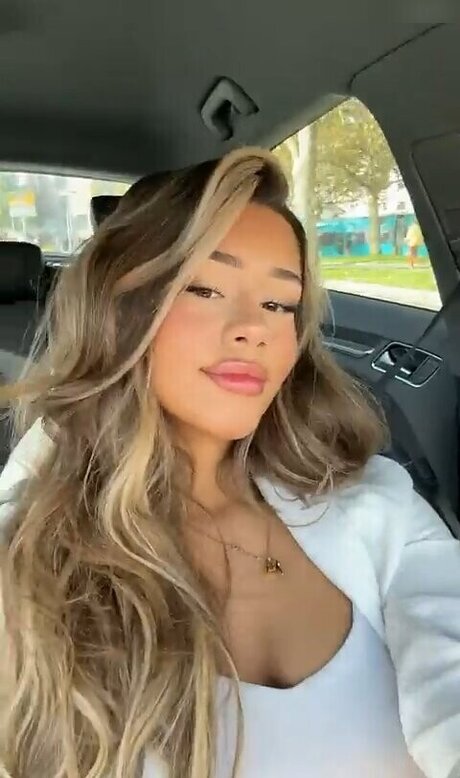 Almira Azemi onlyfans sex