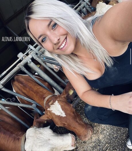 Alinas Landleben leaked naked onlyfans
