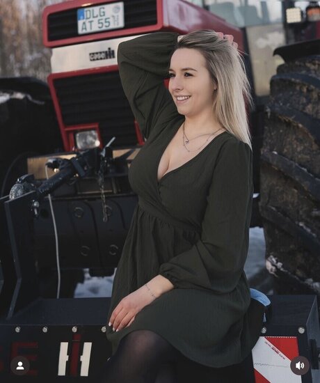 Alinas Landleben only fans photos