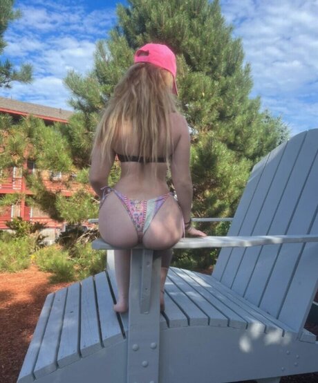 Emmy Moore onlyfans tits