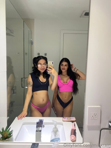 miaxrain onlyfans model images