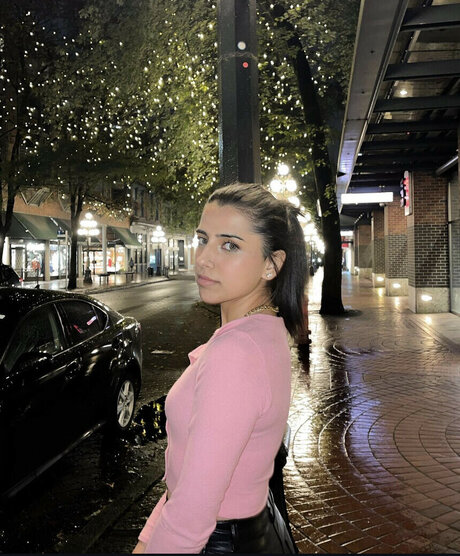 Gal Akbari onlyfans leaked tits