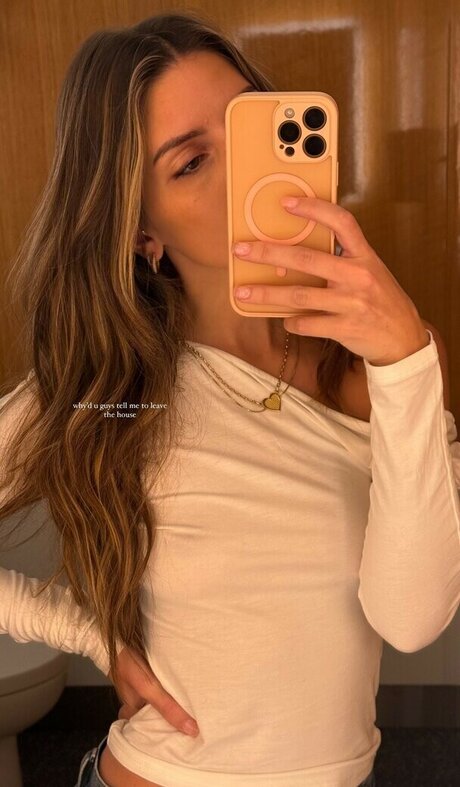 Carla Bezanson onlyfans content type