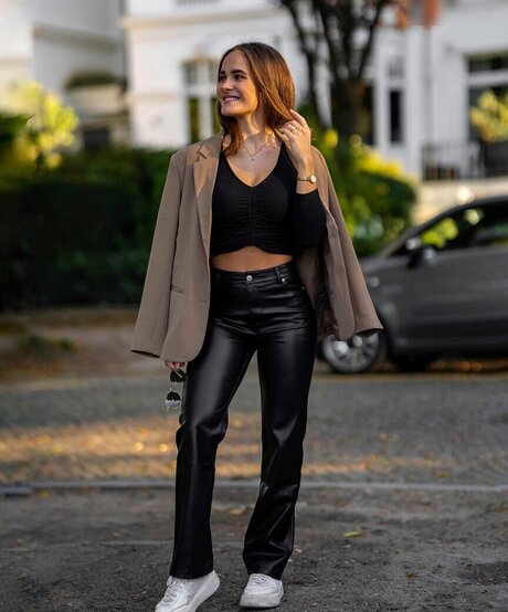 lara emilia onlyfans porn