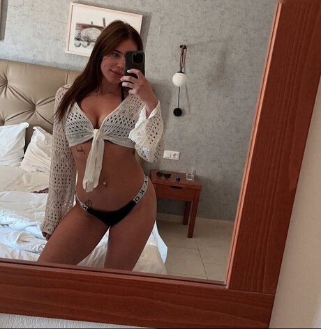 hollaura nude leaks onlyfans